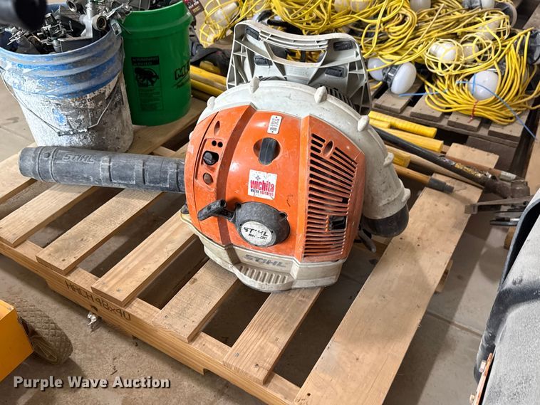 image for item EM8261 Lawn equipment