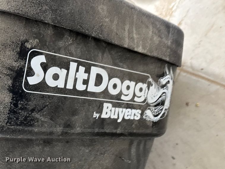 image for item EM8261 Lawn equipment