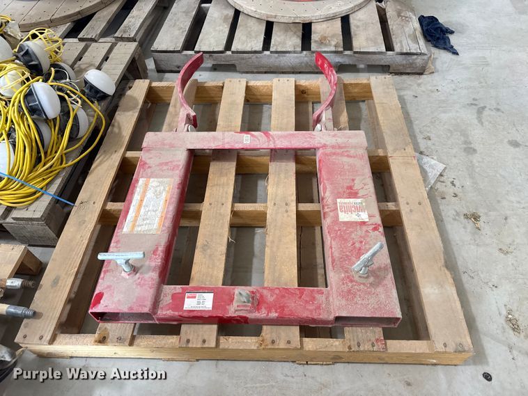 image for item EM8261 Lawn equipment