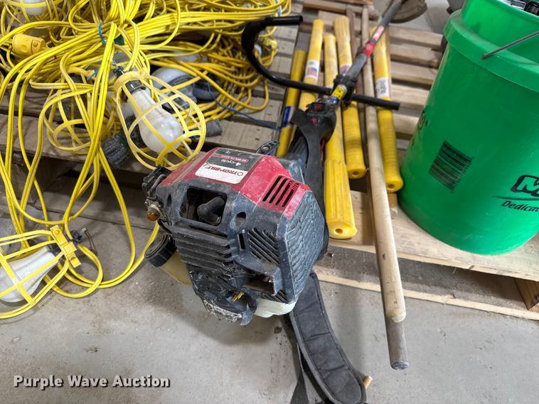 image for item EM8261 Lawn equipment