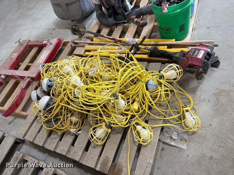 image for item EM8261 Lawn equipment