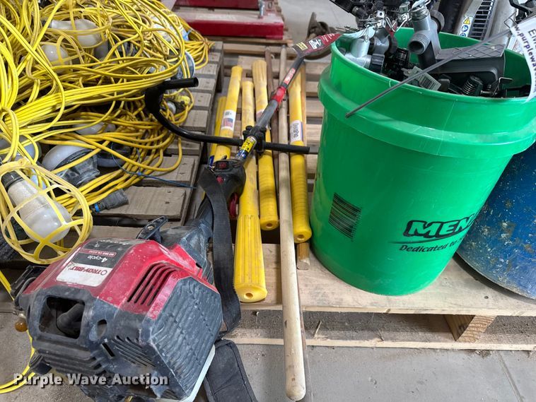 image for item EM8261 Lawn equipment