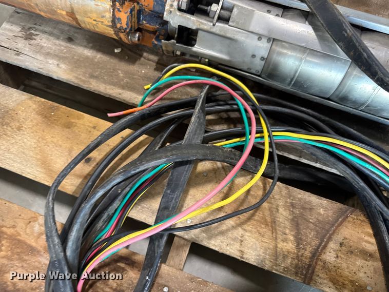 image for item EM8263 Franklin Electric 2366138120 Submersible pump