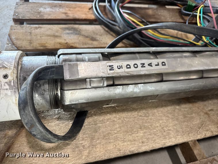 image for item EM8263 Franklin Electric 2366138120 Submersible pump