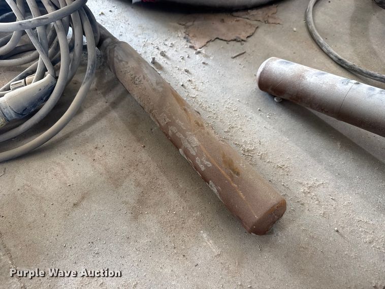 image for item EM8267 (4) Wacker Neuson concrete vibrators