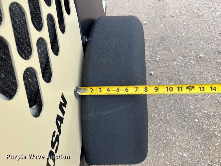 image for item EM8271 2019 Doosan LCV6WKUB-60HZ-T4F light plant