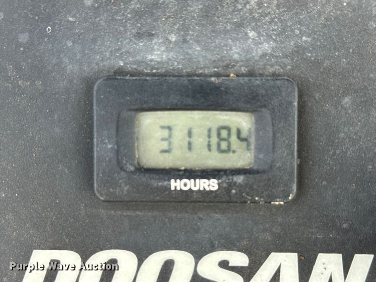 image for item EM8271 2019 Doosan LCV6WKUB-60HZ-T4F light plant