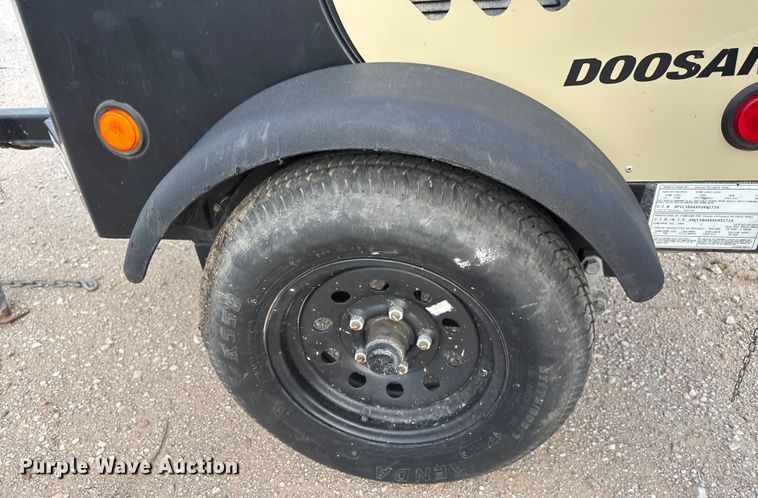 image for item EM8271 2019 Doosan LCV6WKUB-60HZ-T4F light plant