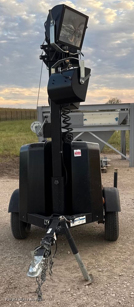 image for item EM8272 2019 Doosan LCV6WKUB-60HZ-T4F light plant