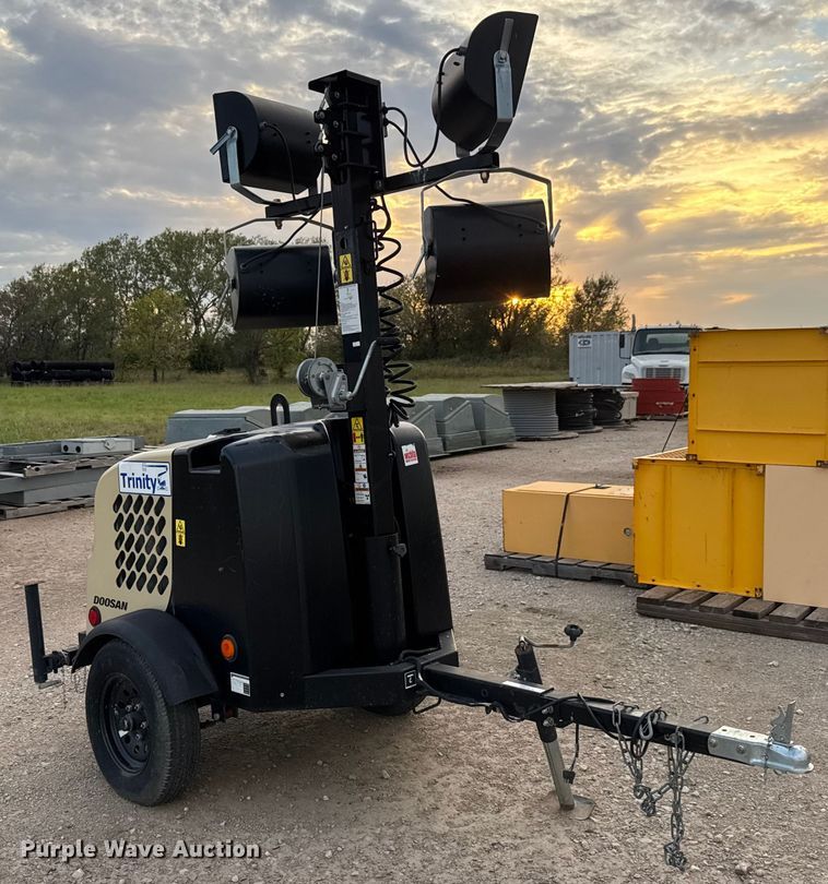 image for item EM8272 2019 Doosan LCV6WKUB-60HZ-T4F light plant