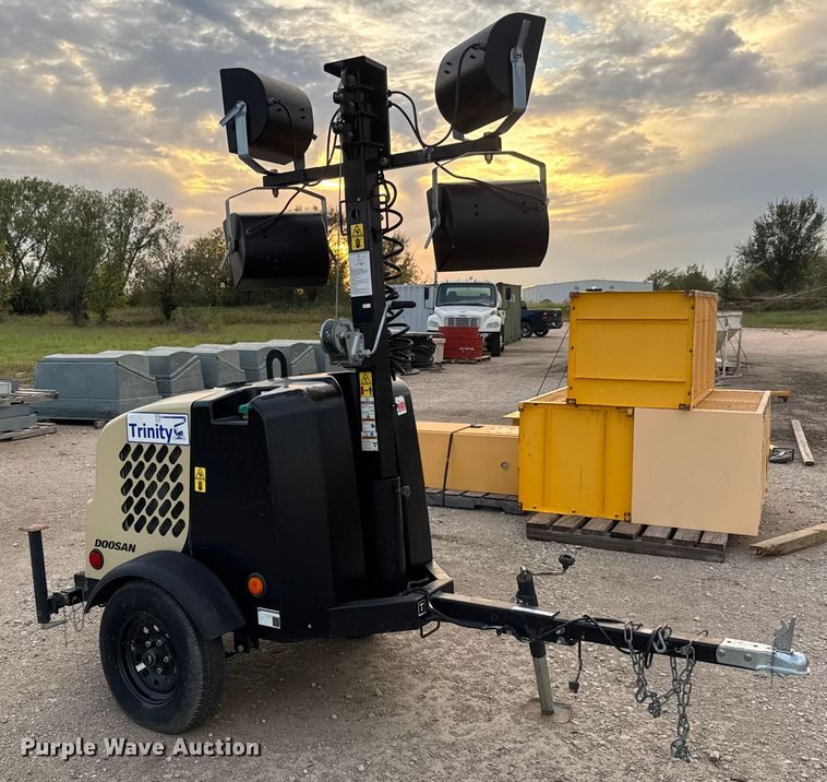 image for item EM8272 2019 Doosan LCV6WKUB-60HZ-T4F light plant