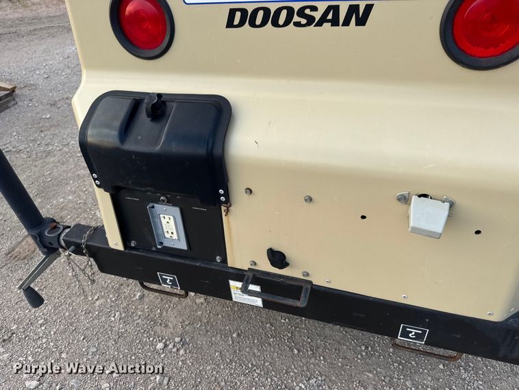 image for item EM8272 2019 Doosan LCV6WKUB-60HZ-T4F light plant