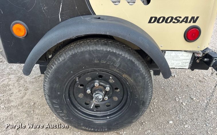 image for item EM8272 2019 Doosan LCV6WKUB-60HZ-T4F light plant