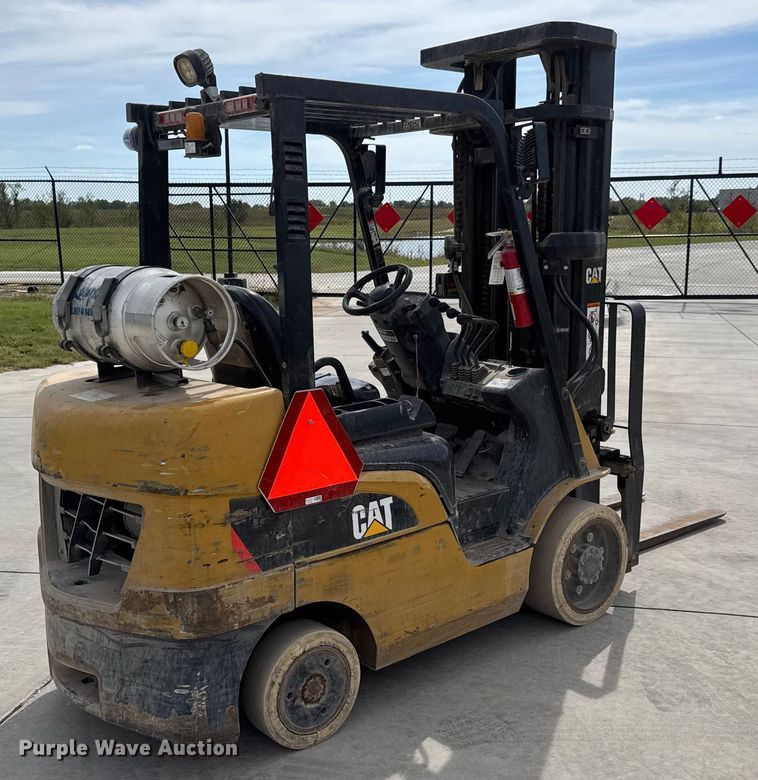 MONTACARGAS CATERPILLAR 2C6000