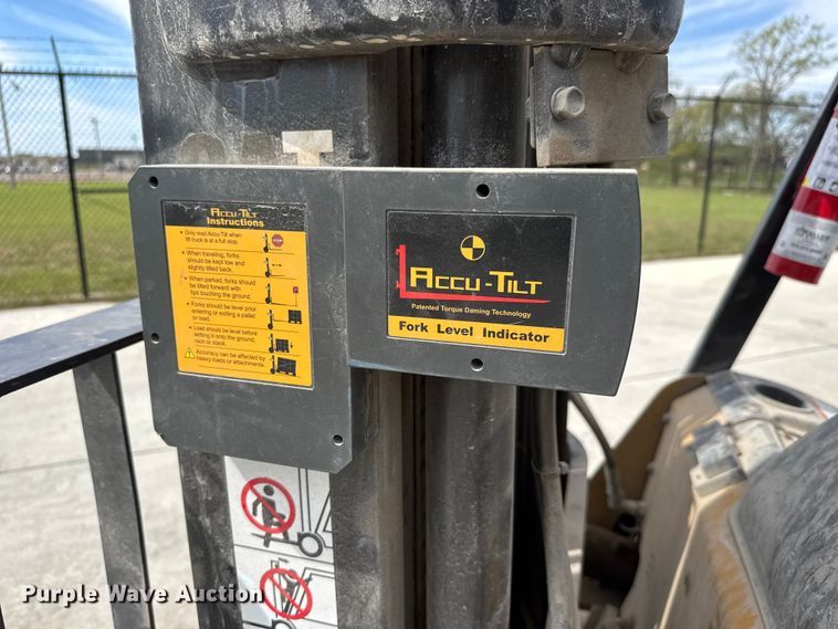 image for item EM8283 Caterpillar 2C6000 forklift