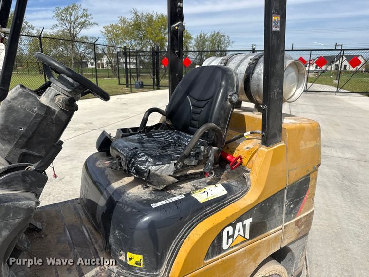 image for item EM8283 Caterpillar 2C6000 forklift