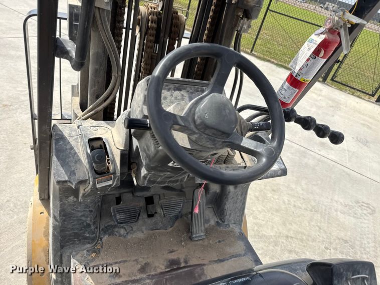 image for item EM8283 Caterpillar 2C6000 forklift
