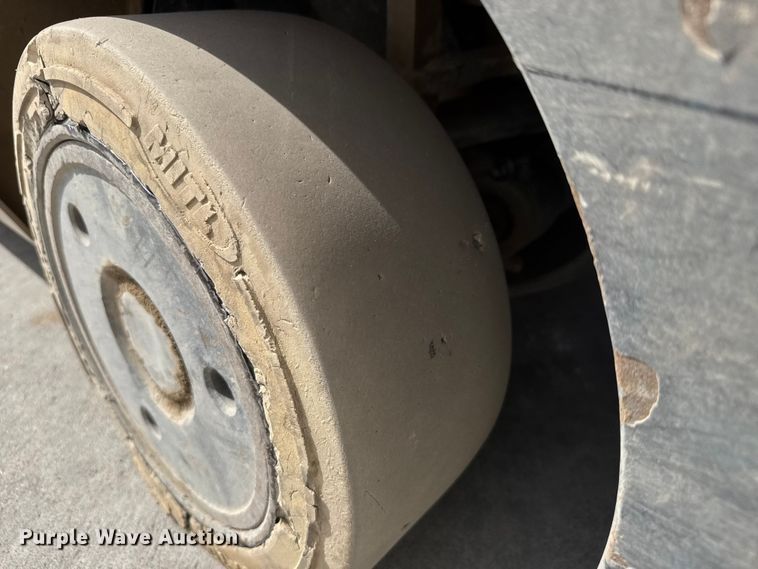 image for item EM8283 Caterpillar 2C6000 forklift