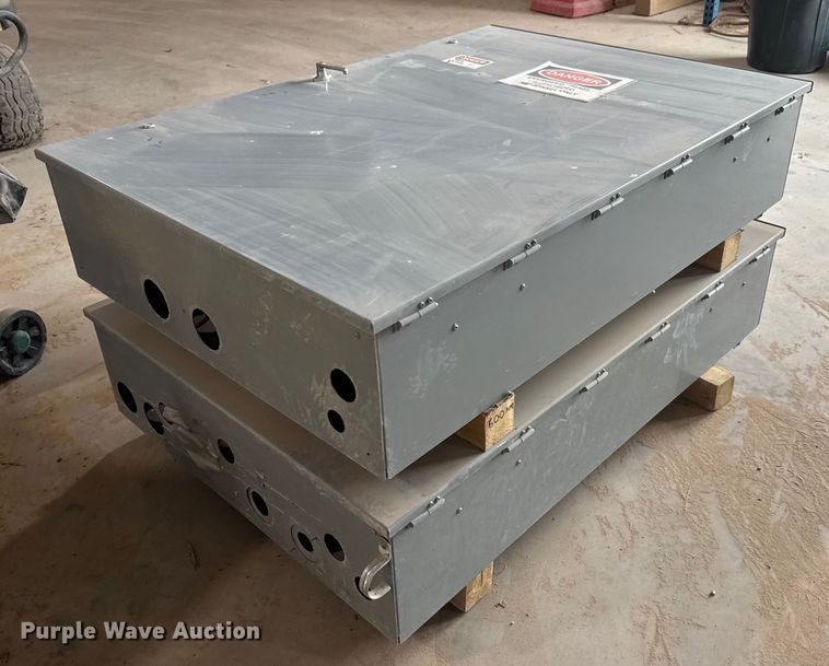 image for item EM8287 (2) Square D 600 amp electrical panels