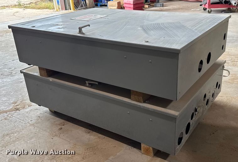 image for item EM8287 (2) Square D 600 amp electrical panels