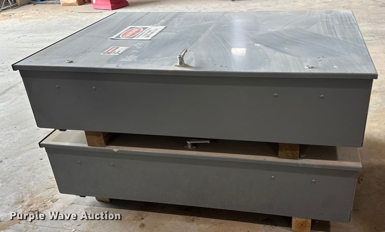 image for item EM8287 (2) Square D 600 amp electrical panels