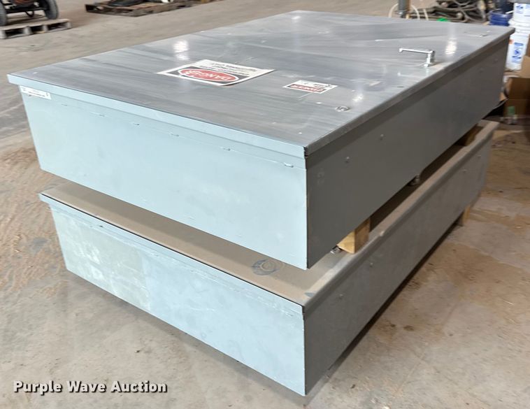 image for item EM8287 (2) Square D 600 amp electrical panels