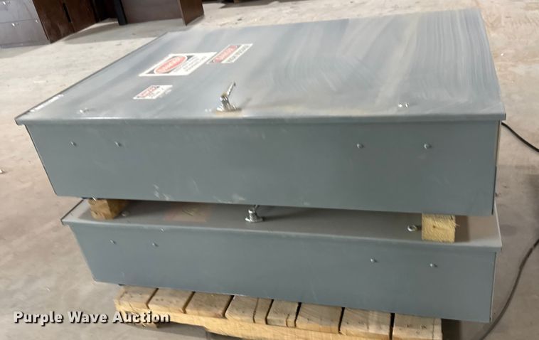 image for item EM8288 (2) Square D 600 amp electrical panels