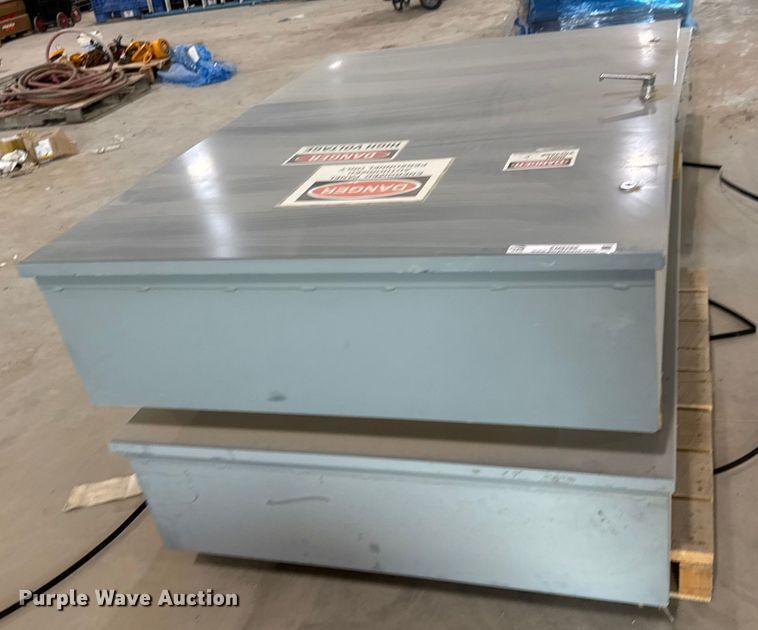 image for item EM8288 (2) Square D 600 amp electrical panels