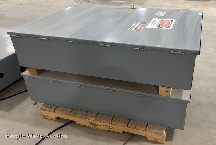 image for item EM8288 (2) Square D 600 amp electrical panels