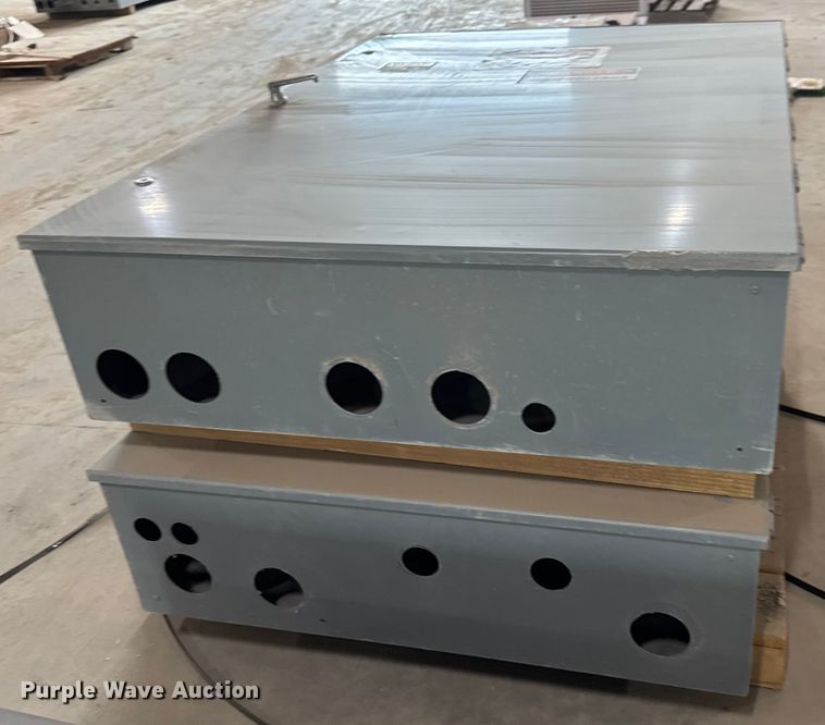 image for item EM8288 (2) Square D 600 amp electrical panels