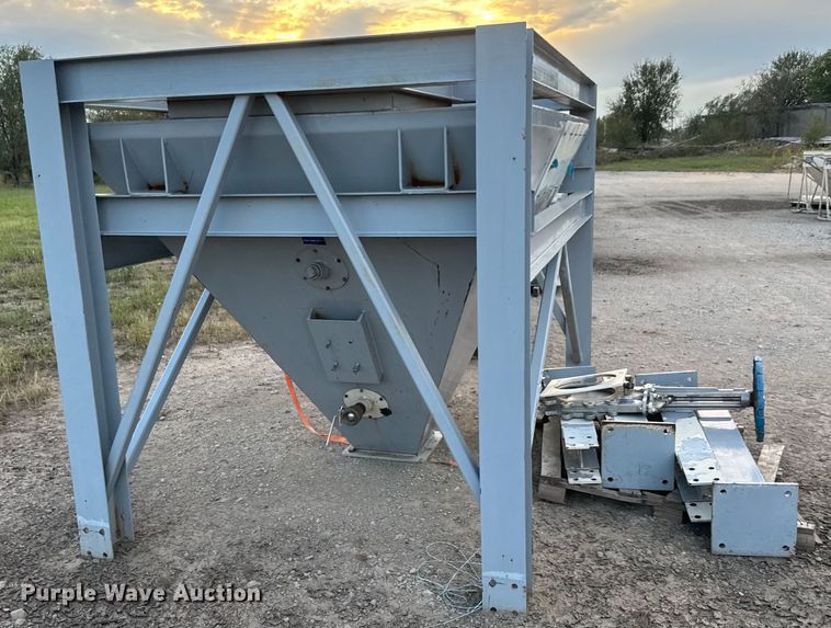 image for item EM8290 Cooper Industries hopper