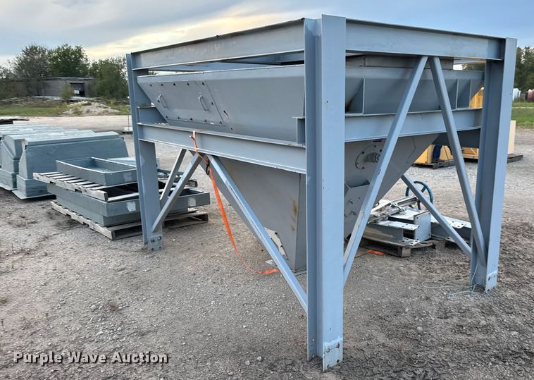 image for item EM8290 Cooper Industries hopper