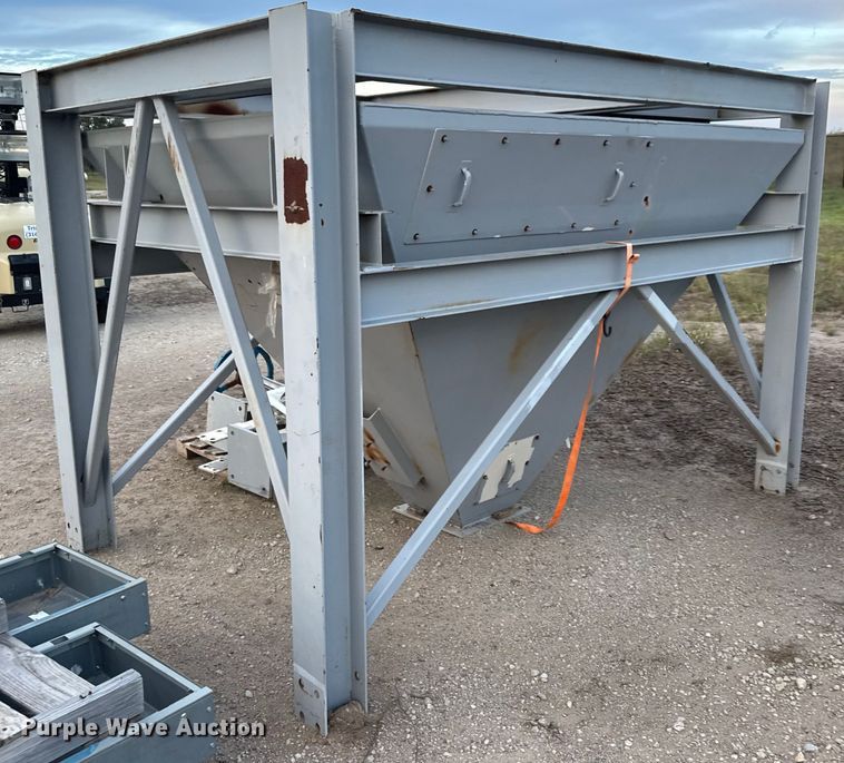 image for item EM8290 Cooper Industries hopper