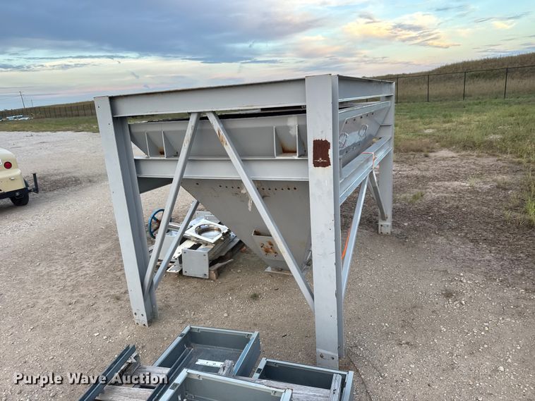 image for item EM8290 Cooper Industries hopper