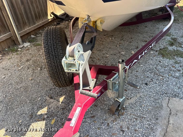 image for item EM8293 2006 Glastron MX175 boat