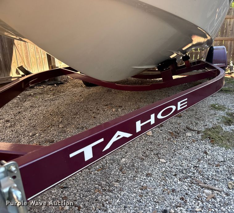 image for item EM8293 2006 Glastron MX175 boat