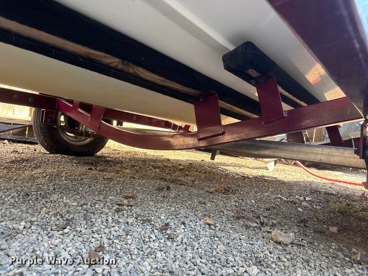 image for item EM8293 2006 Glastron MX175 boat