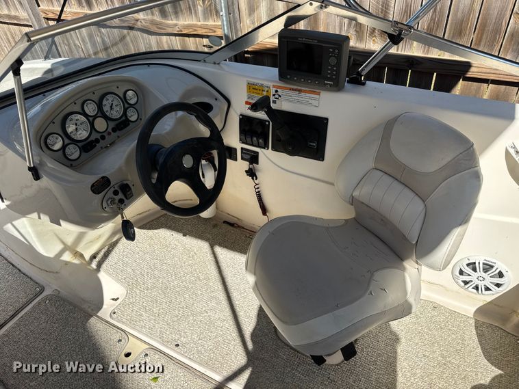 image for item EM8293 2006 Glastron MX175 boat