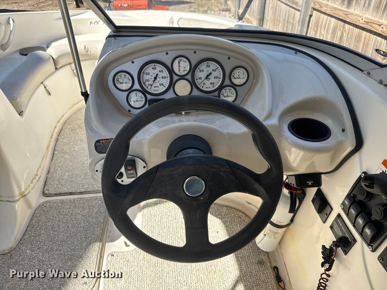 image for item EM8293 2006 Glastron MX175 boat