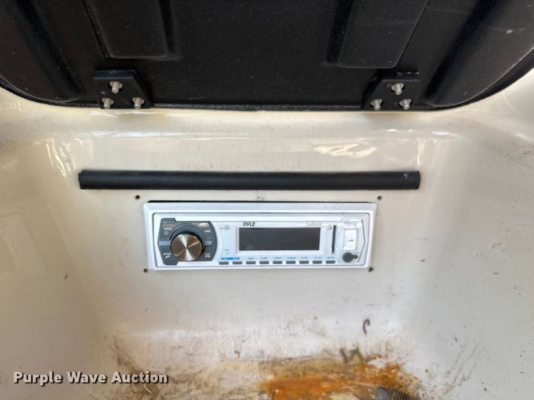 image for item EM8293 2006 Glastron MX175 boat