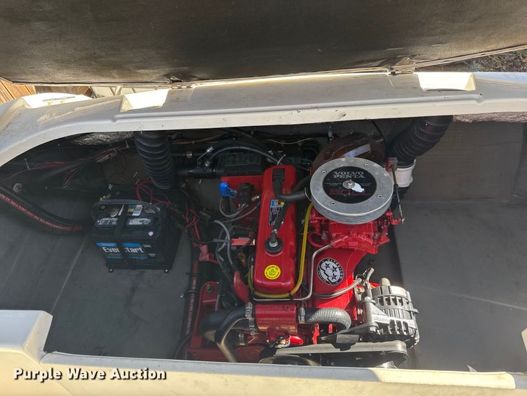 image for item EM8293 2006 Glastron MX175 boat