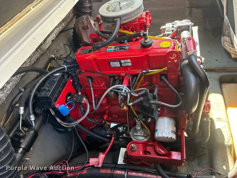 image for item EM8293 2006 Glastron MX175 boat