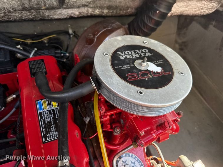 image for item EM8293 2006 Glastron MX175 boat