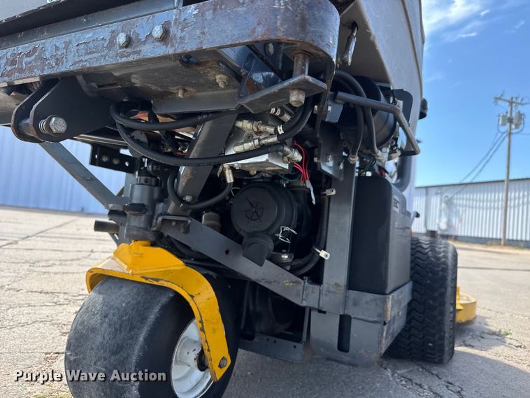 image for item EM8307 Walker MT25i-13 ZTR lawn mower