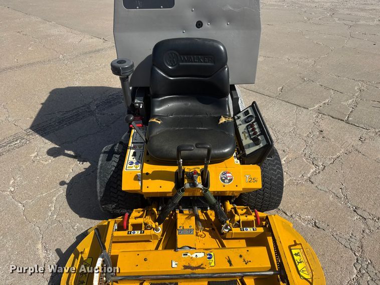 image for item EM8307 Walker MT25i-13 ZTR lawn mower