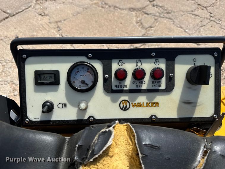 image for item EM8307 Walker MT25i-13 ZTR lawn mower