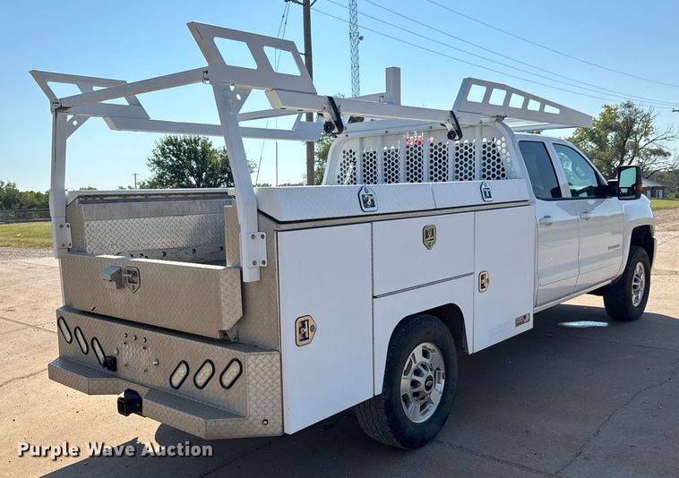 image for item EM8321 2019 Chevrolet Silverado 2500HD Double Cab utility bed pickup truck