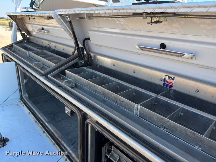 image for item EM8321 2019 Chevrolet Silverado 2500HD Double Cab utility bed pickup truck