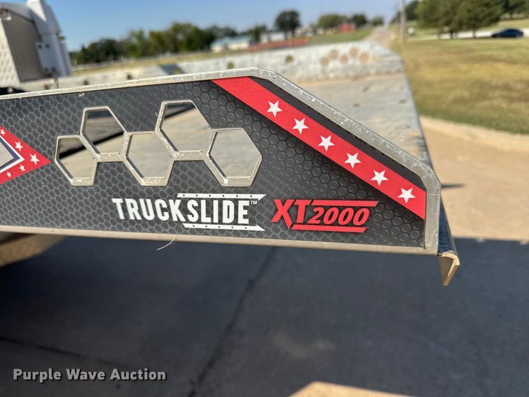 image for item EM8321 2019 Chevrolet Silverado 2500HD Double Cab utility bed pickup truck