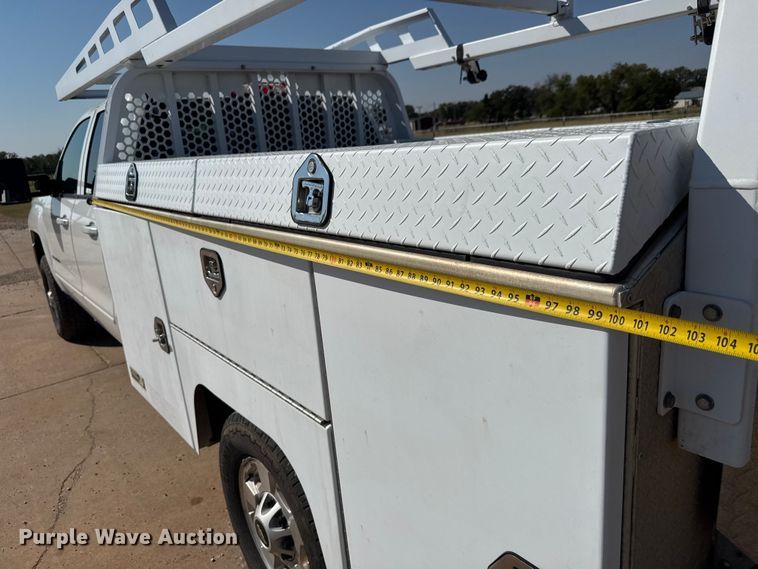 image for item EM8321 2019 Chevrolet Silverado 2500HD Double Cab utility bed pickup truck